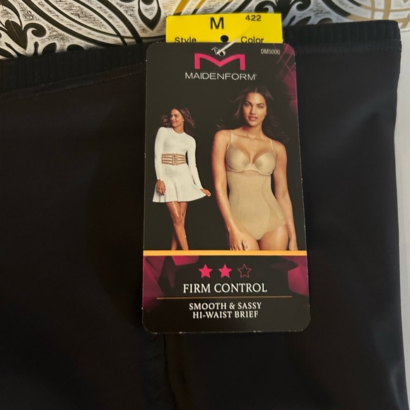Maidenform Firm Control Hi-Waist Brief - Black. Medium Fits women 8-10 - Picture 4 of 9